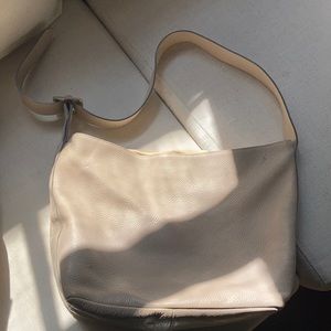 Leather purse with cotton lining